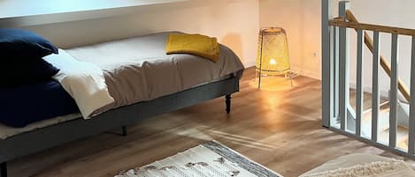 1 bedroom, iron/ironing board, WiFi (free), bed sheets
