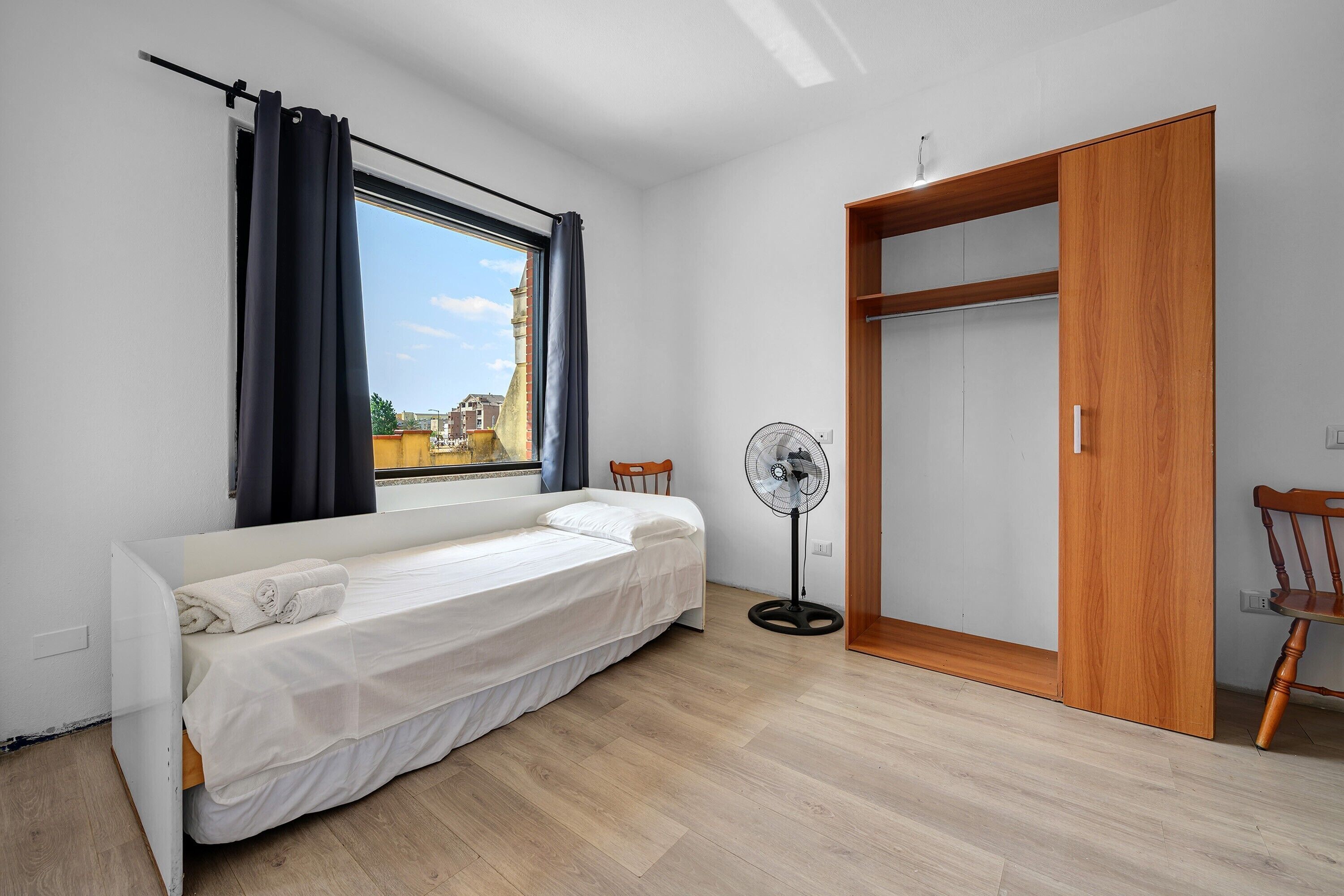 1 camera, Wi-Fi, lenzuola