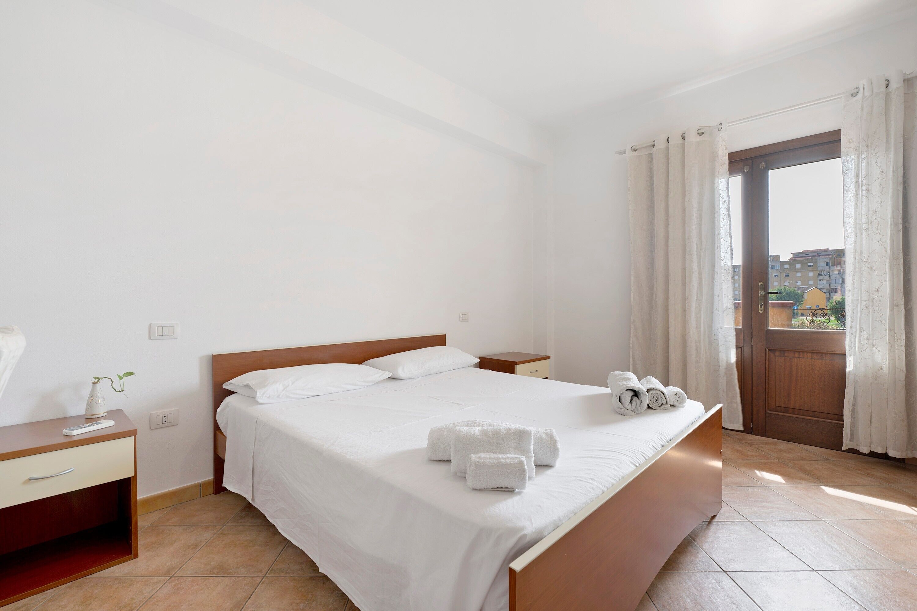 1 bedroom, WiFi, bed sheets