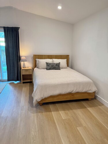 Perfect little house for 2 - with private yard in delightful Chico Avenues