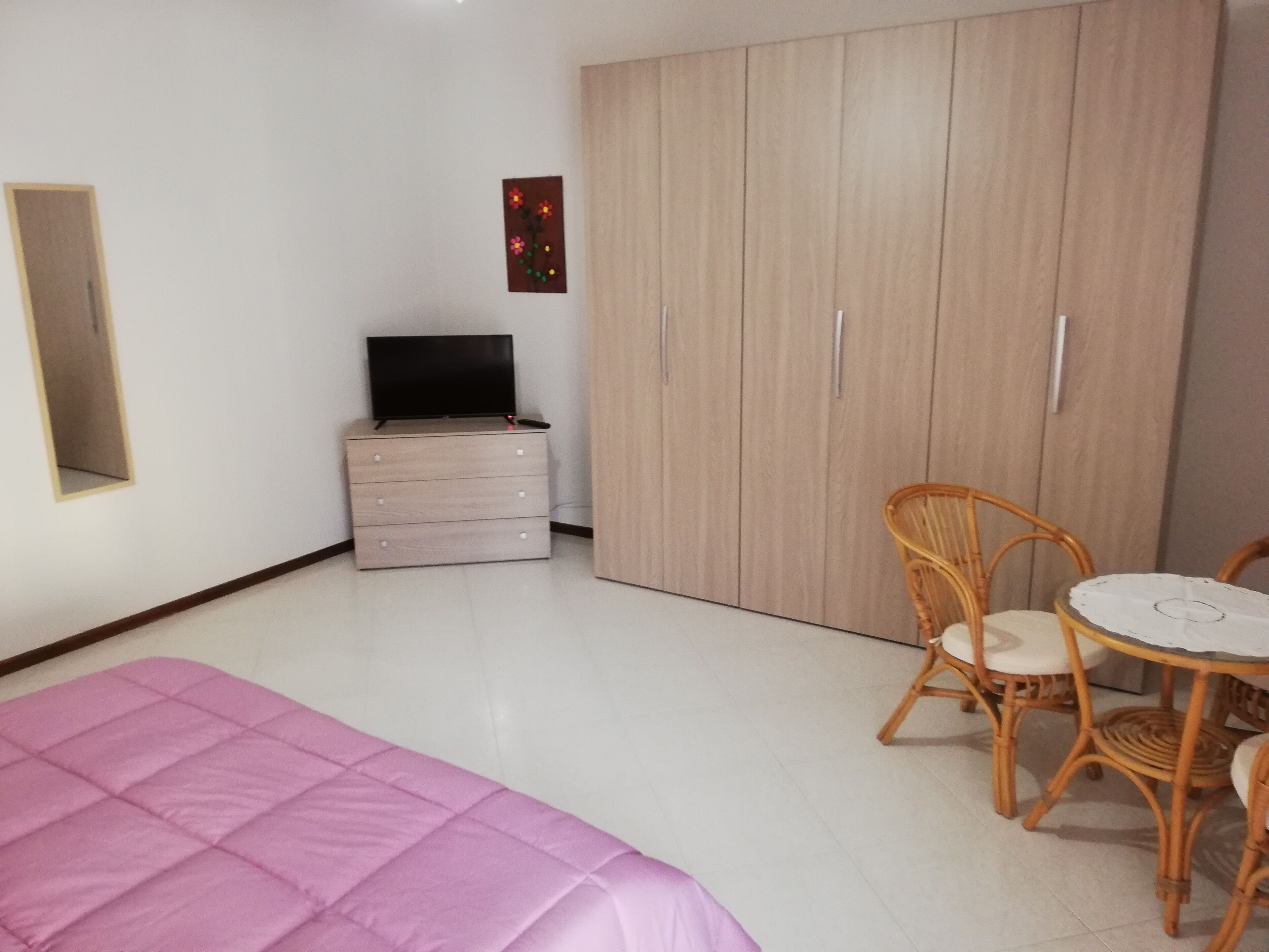 2 bedrooms, WiFi (free), bed sheets