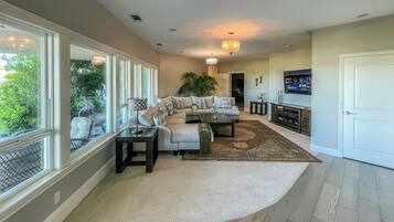 House, 3 Bedrooms, Garden View | Living area