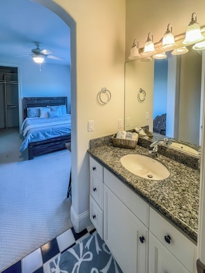 House, 3 Bedrooms, Garden View | Bathroom - Gold Mountain Villa (El Dorado Hills)