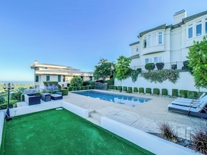 Casa, 3 habitaciones, vista al jardín | Alberca | Alberca al aire libre, acceso de 06:00 a 22:00, y camastros