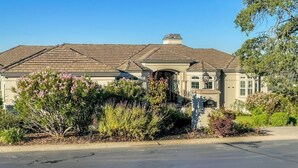 Exterior - Serrano Village Villa - El Dorado Hills (El Dorado Hills)