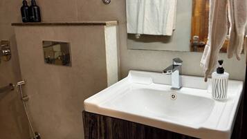 Dusche, Handtücher, Seife, Toilettenpapier