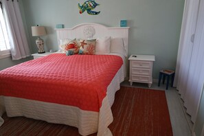Room - Cozy 1-bedroom condo with AC in tranquil Panama City Beach, FL (Panama City)