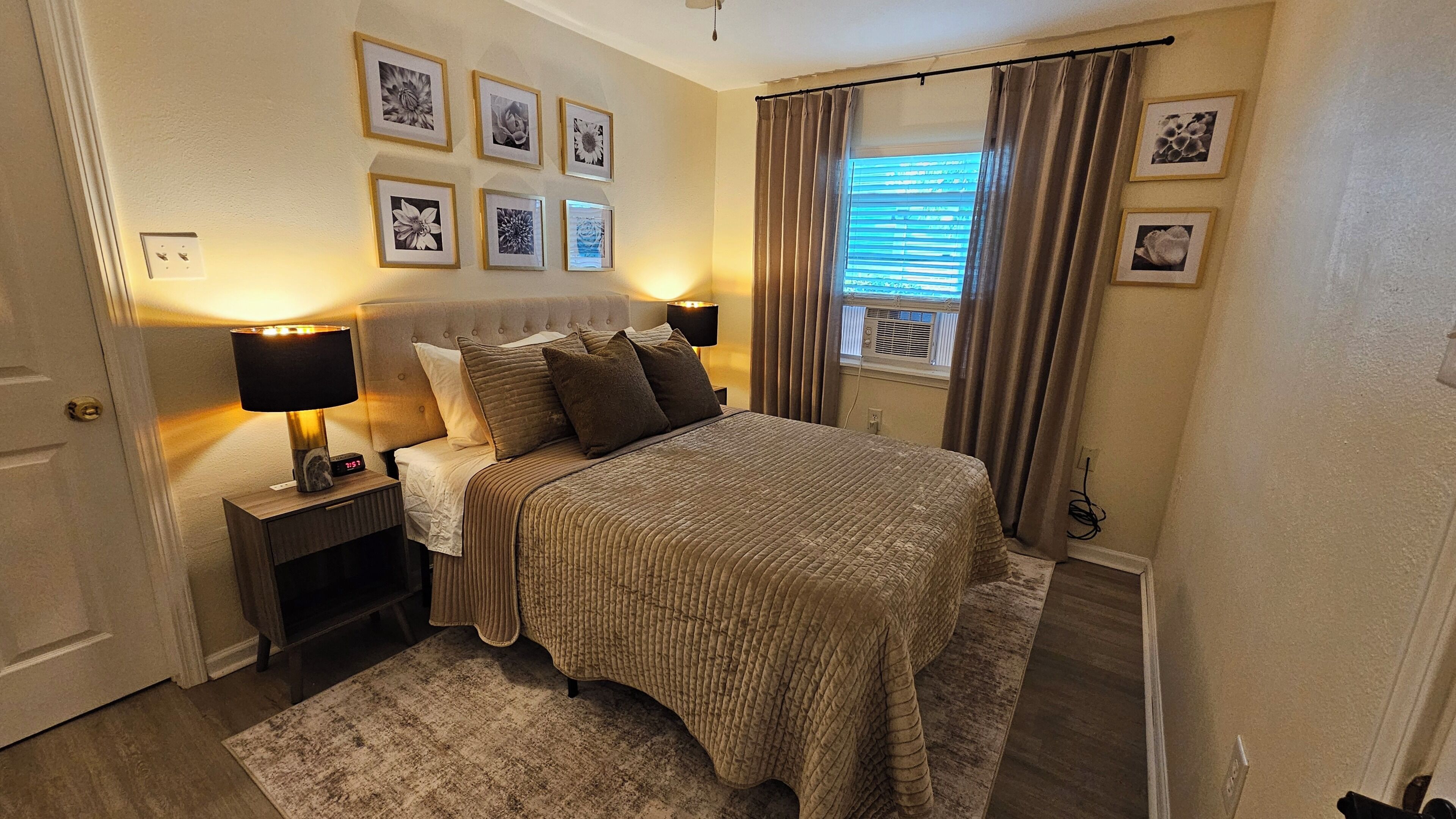 3 habitaciones, tabla de planchar con plancha, wifi y ropa de cama 