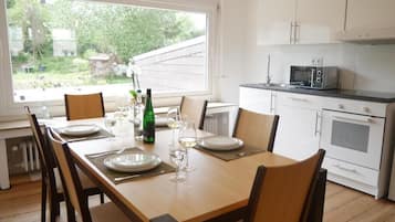 Apartment, City View | Dining