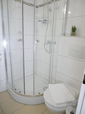 Single Room | Bathroom