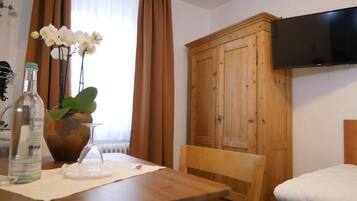 Chambre Simple, vue ville