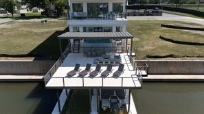 Exterior - *New* The Marbella on LBJ | Private Pool, Boat Slips & Lift, Sleeps 19 🌅 (Kingsland)