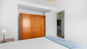 2 slaapkamers, een strijkplank/strijkijzer, wifi, beddengoed
