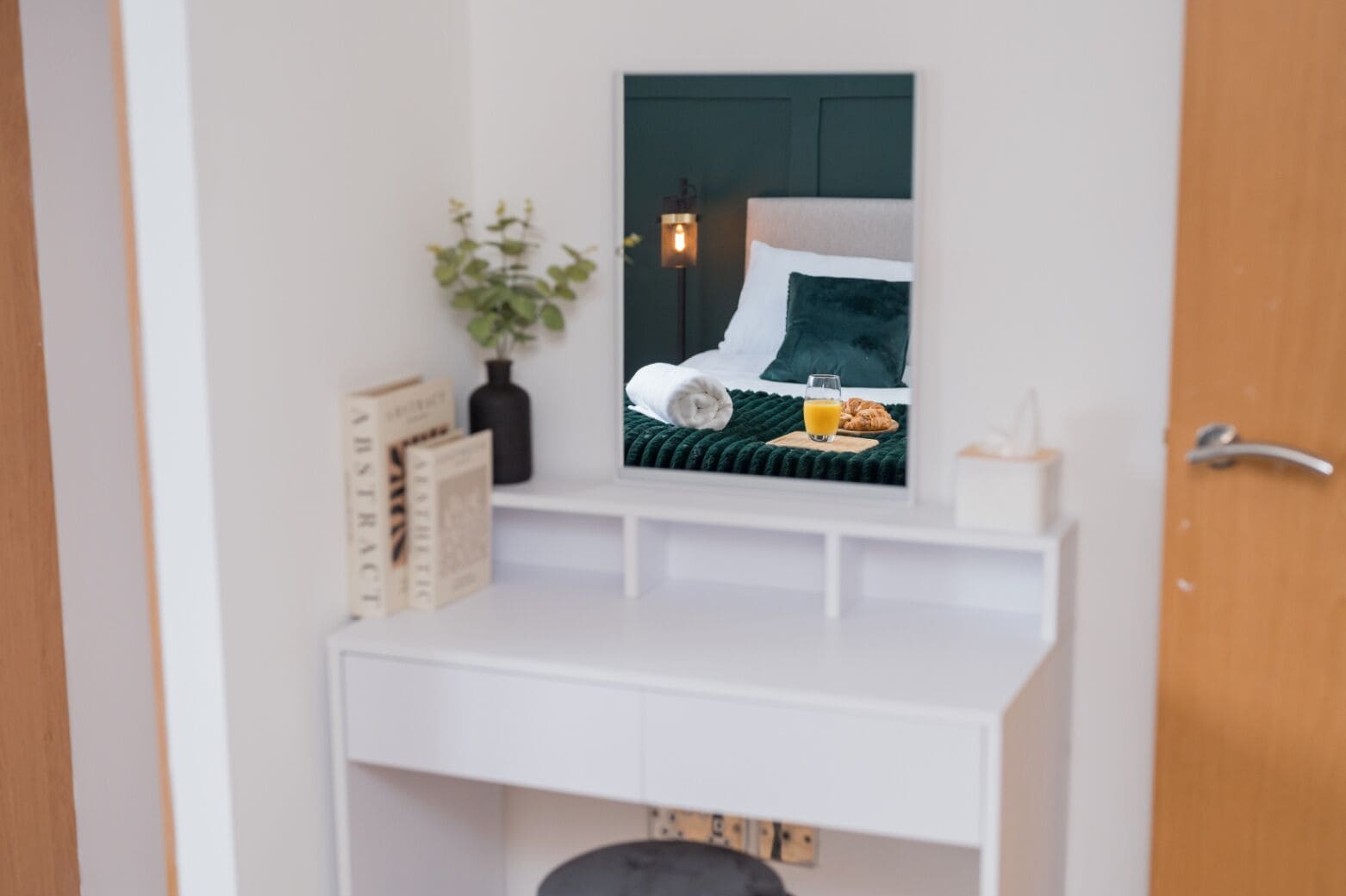2 bedrooms, desk, iron/ironing board, travel cot