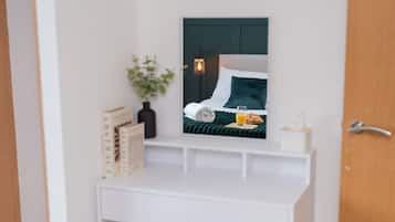 2 bedrooms, desk, iron/ironing board, travel cot
