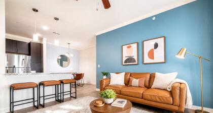 2BR Suite w/ POOL, PICKLEBALL, GAMES, GYM, COLD PLUNGE, SAUNA,