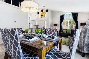 Dining - 4 BDR South-Facing Disney Retreat (Kissimmee)