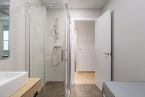 Bathroom - Vrbo Property (Barcelona)