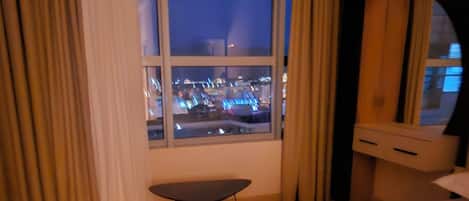 1 室のベッドルーム、WiFi