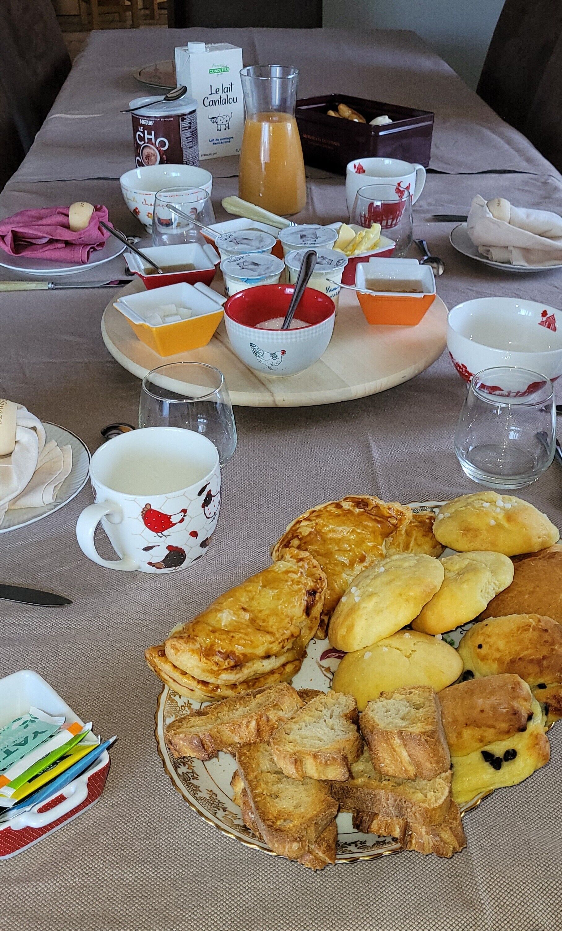 Petit déjeuner servi en supplément