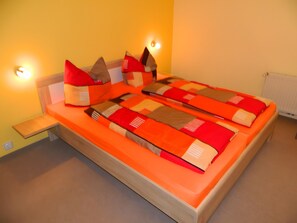 1 bedroom, WiFi, bed sheets - Apartment 'Fewotraum Müritz Möwe 1' with Private Terrace and Wi-Fi (Röbel)
