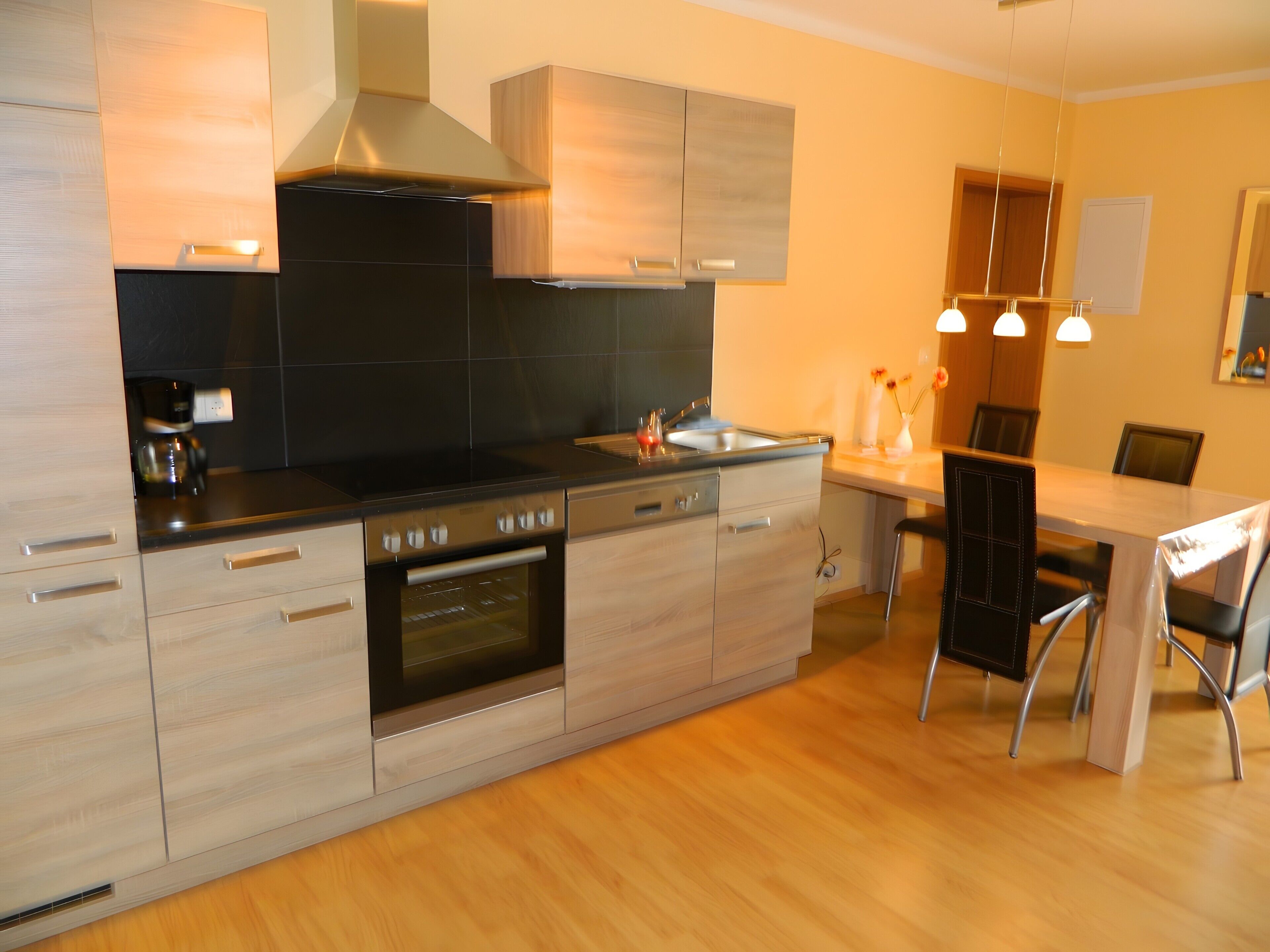 Coffee/tea maker, fridge, oven, stovetop