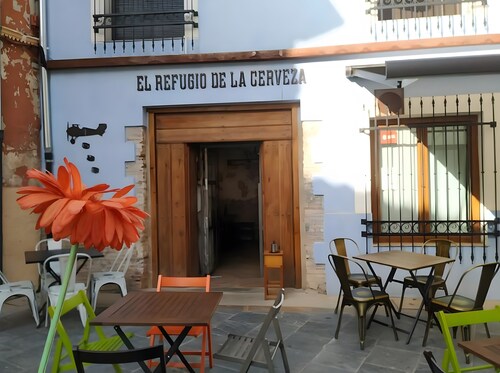 Apartment 'La Morada De La Cerveza Standard' with Balcony, Wi-Fi and Air Conditioning
