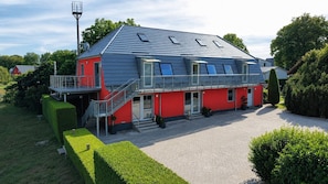 Exterior - Apartment 'Fewotraum Müritz Möwe 4' with Private Terrace and Wi-Fi (Röbel)