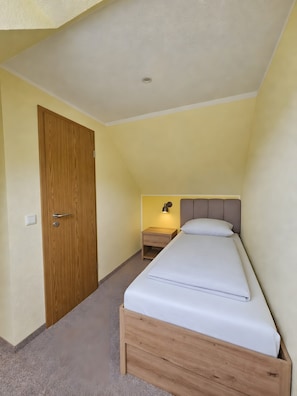 1 bedroom, WiFi, bed sheets - Apartment 'Fewotraum Müritz Möwe 4' with Private Terrace and Wi-Fi (Röbel)