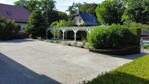 Property grounds - Apartment 'Fewotraum Müritz Möwe 3' with Private Terrace and Wi-Fi (Röbel)