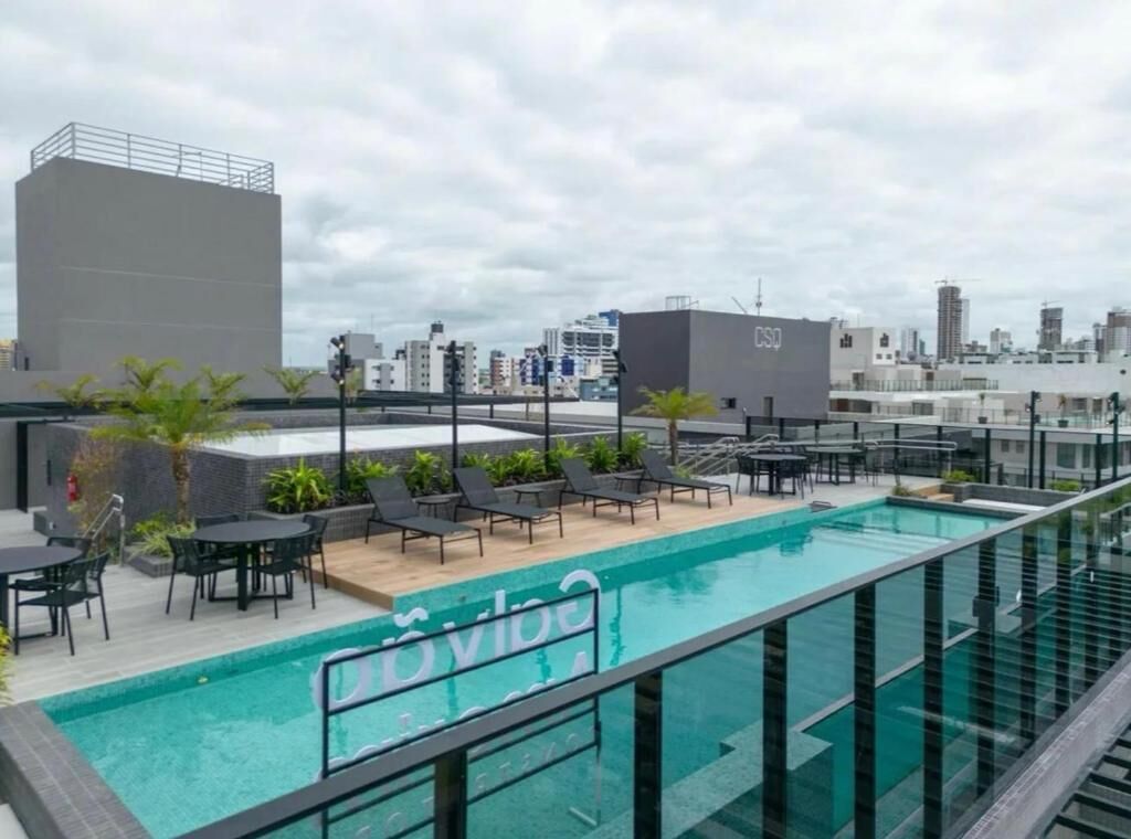 Estudio | Piscina | Una piscina al aire libre