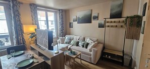 Living area - Next to the Garden of Diana (Fontainebleau)