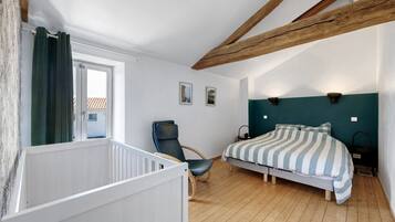 4 Schlafzimmer, Bügeleisen/Bügelbrett, WLAN