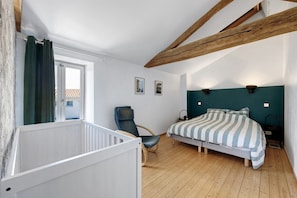 4 bedrooms, iron/ironing board, WiFi - La Brosse Country House – Peace, Space & Nature Near Les Sables-d'Olonne (Saint-Julien-des-Landes)