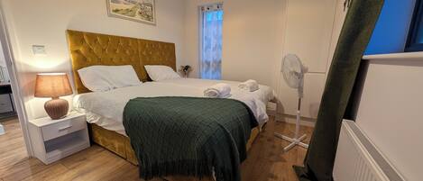 2 bedrooms, iron/ironing board, WiFi (free), bed sheets
