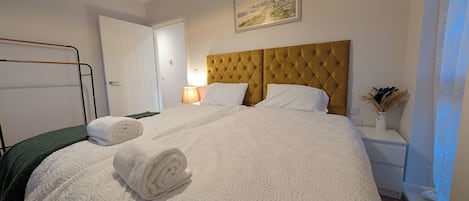 2 bedrooms, iron/ironing board, WiFi (free), bed sheets