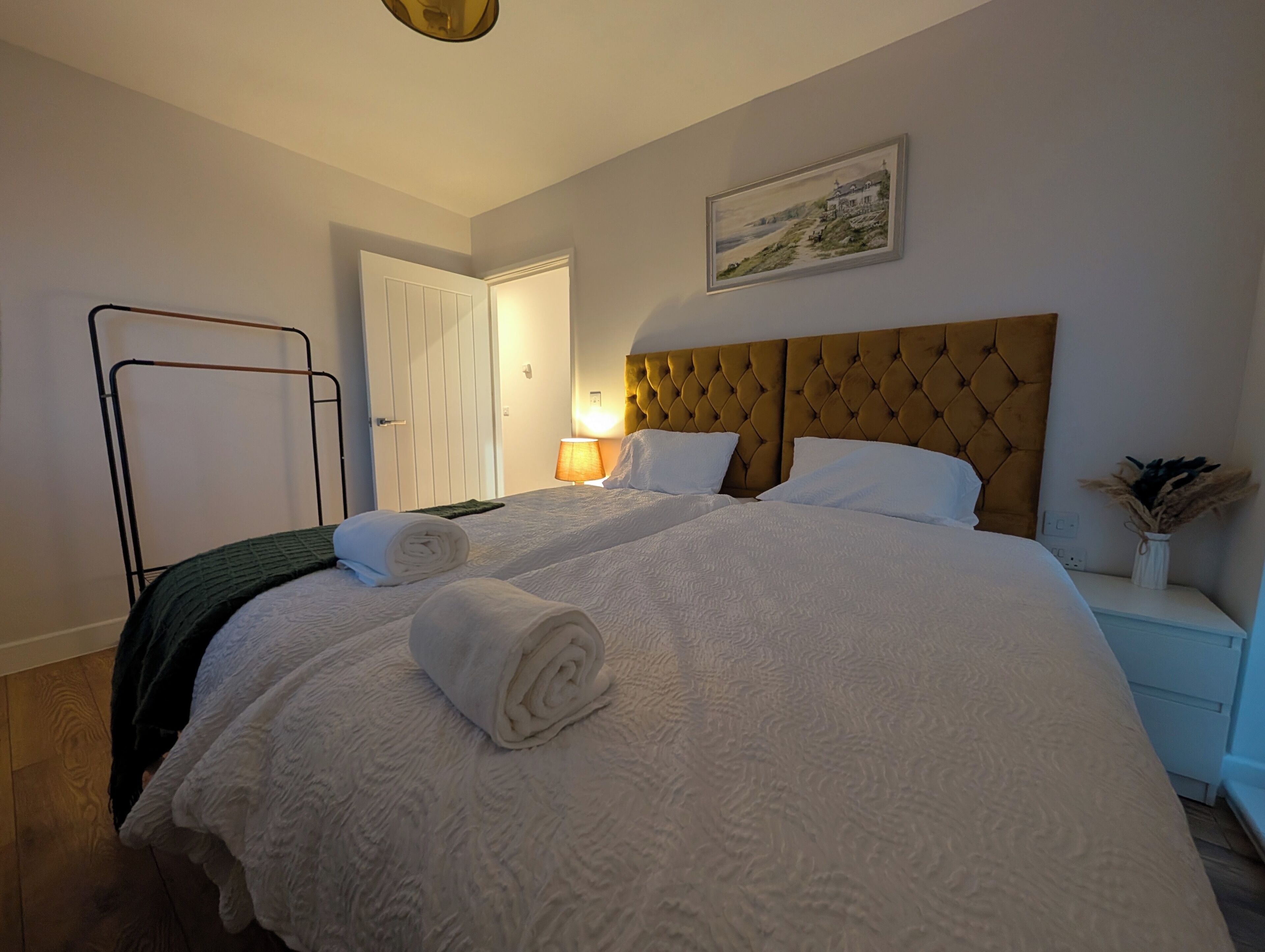 2 bedrooms, iron/ironing board, WiFi (free), bed sheets
