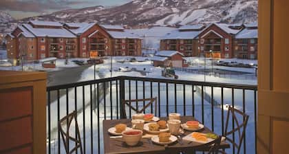 I Bedroom Deluxe Suite - Perfectly situated at the base of the mountain!