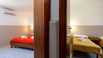 2 bedrooms, WiFi, bed sheets