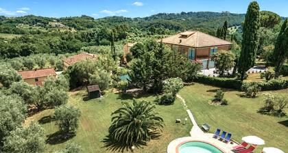 Gaetano Spadaro Estate, Moraiolo Apartment