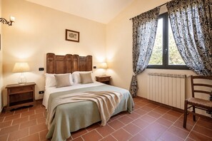 1 bedroom, travel crib, WiFi (free), bed sheets
