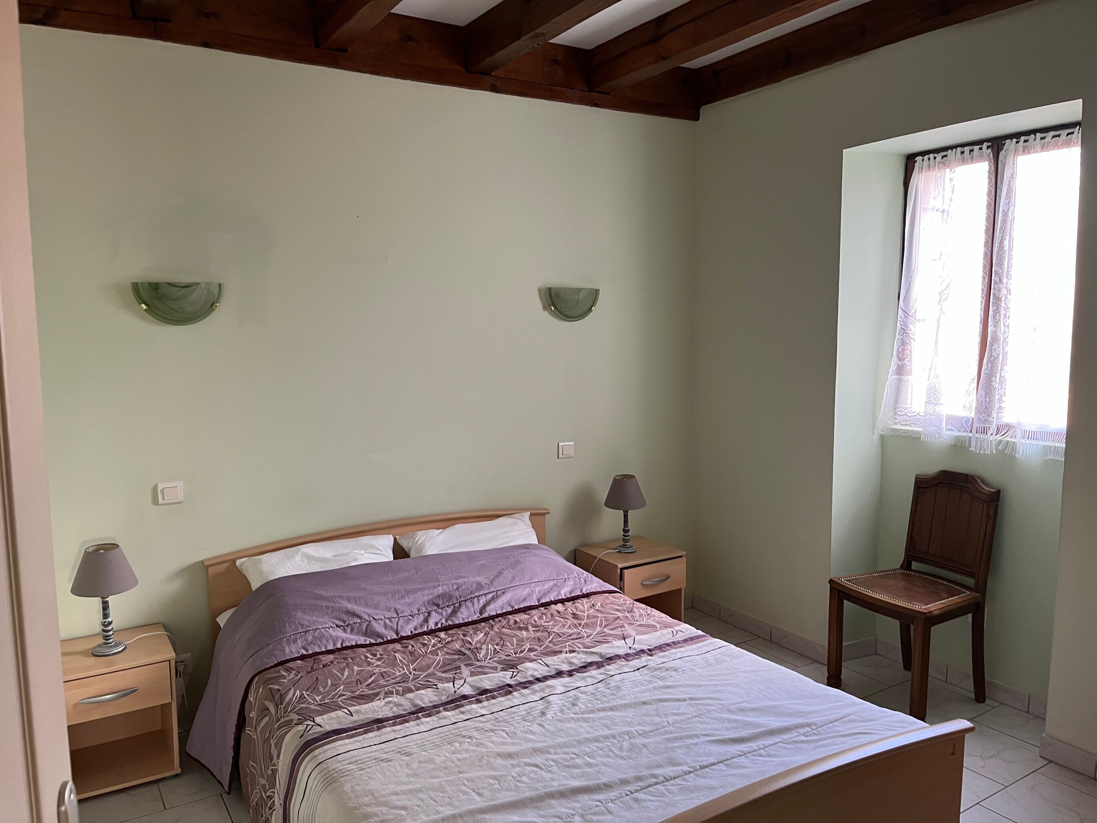 3 slaapkamers, een strijkplank/strijkijzer, wifi