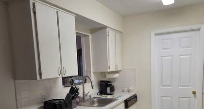 Lovely 2-bedroom house with AC in cool Port Richey