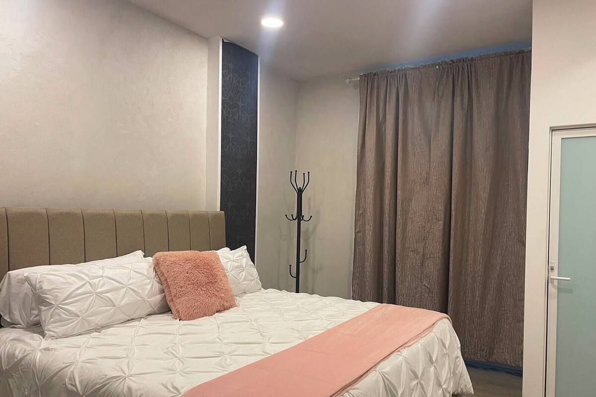 Room, Balcony, Courtyard View | Wi-fi percuma 