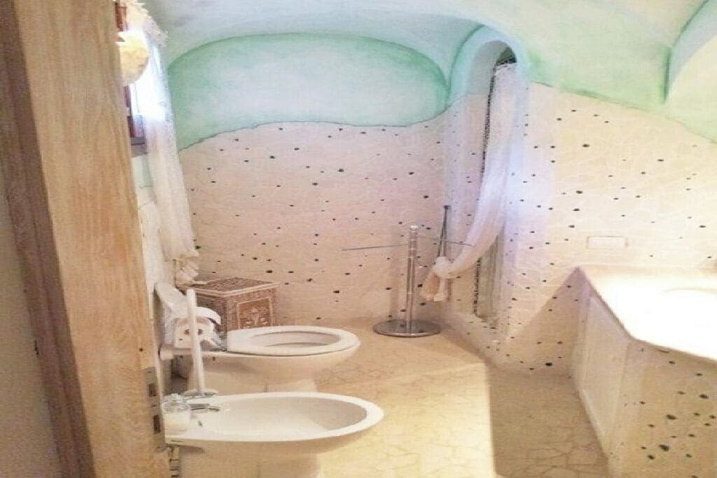 Deluxe Double or Twin Room, Pool View | Bathroom | Separate bathtub and shower, free toiletries, towels, soap
