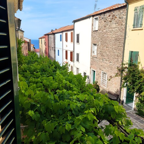 Holiday Home 'Casa Di Giovanna E Paolo' with Sea View, Private Terrace and Private Garden