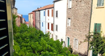Holiday Home 'Casa Di Giovanna E Paolo' with Sea View, Private Terrace and Private Garden
