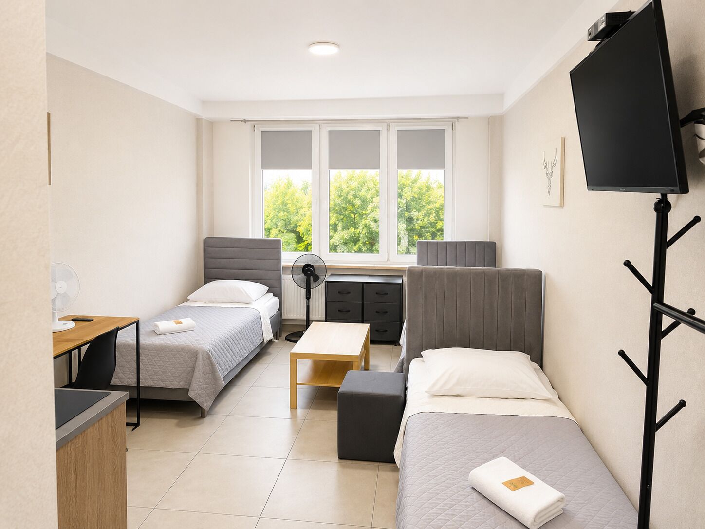 Standard-Dreibettzimmer | Verdunkelungsvorhänge, Bügeleisen/Bügelbrett, kostenloses WLAN
