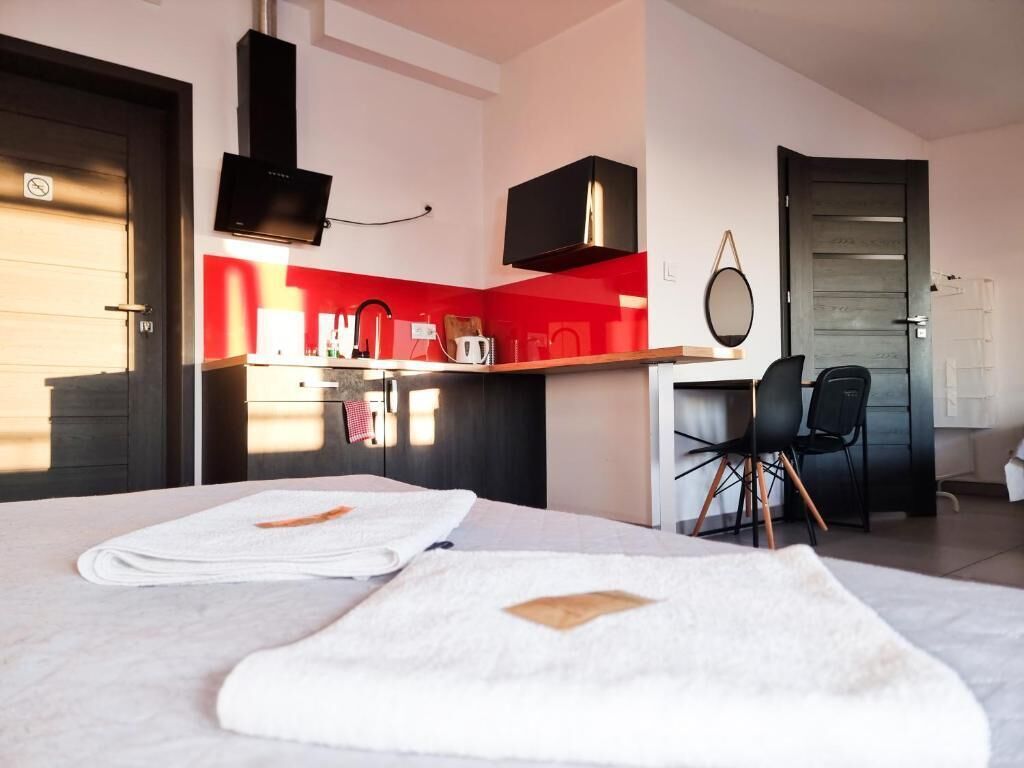 Superior-Vierbettzimmer, Stadtblick | Verdunkelungsvorhänge, Bügeleisen/Bügelbrett, kostenloses WLAN