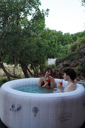 Bain à remous extérieur